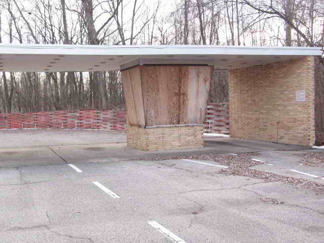 Melody 49 Drive-In - 2006 Photo (newer photo)